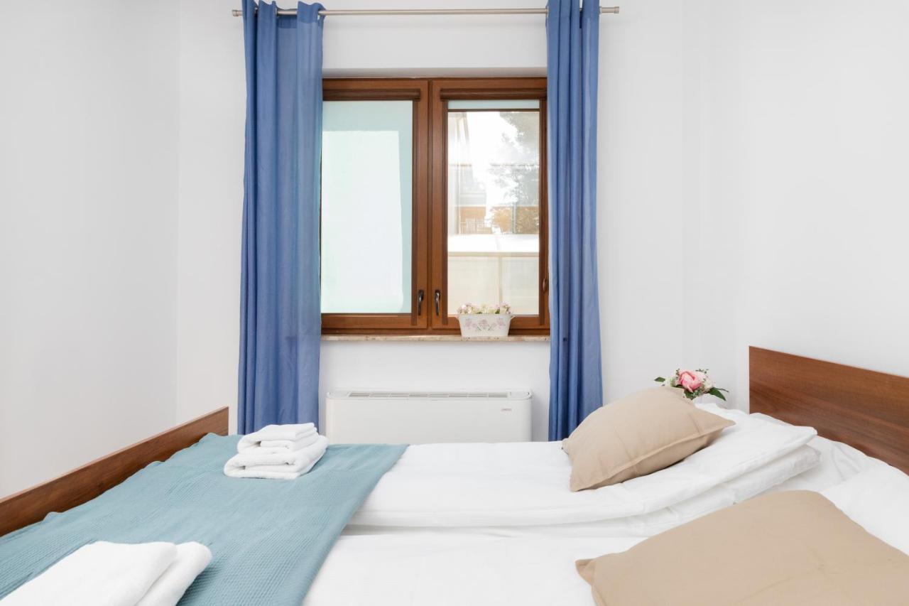 Villa 4 Pory Roku By Noclegi Renters Jastrzębia Góra Buitenkant foto