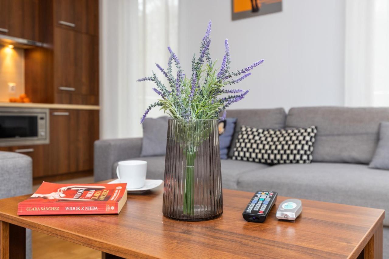 Villa 4 Pory Roku By Noclegi Renters Jastrzębia Góra Buitenkant foto